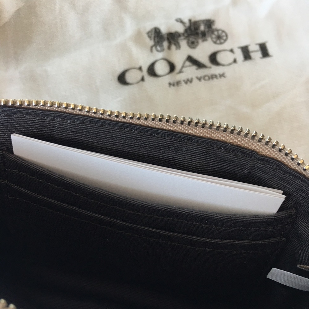 NEW Coach zip wristlet rose gold card holder - Picture 4 of 7
